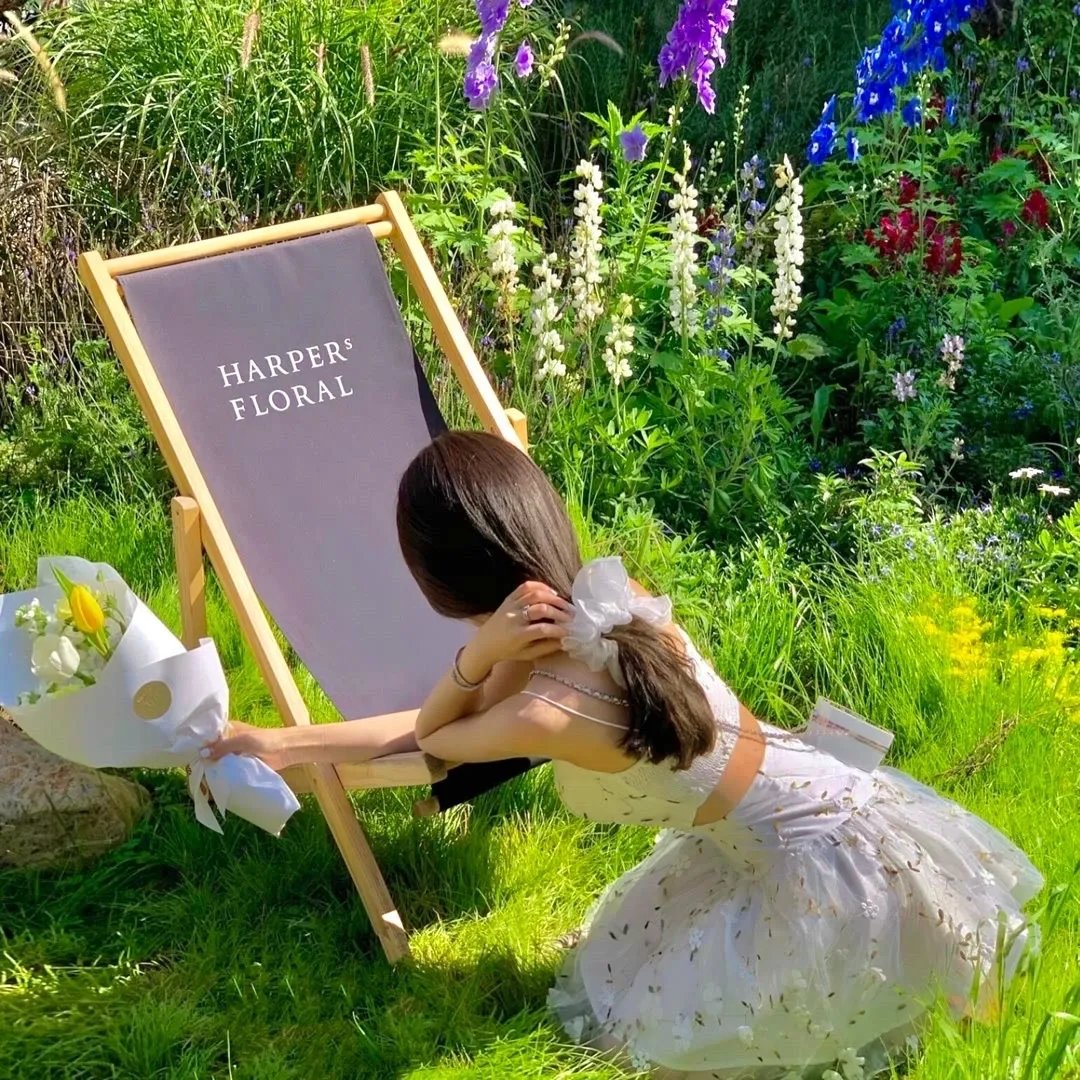 这个男子从事魔法工作