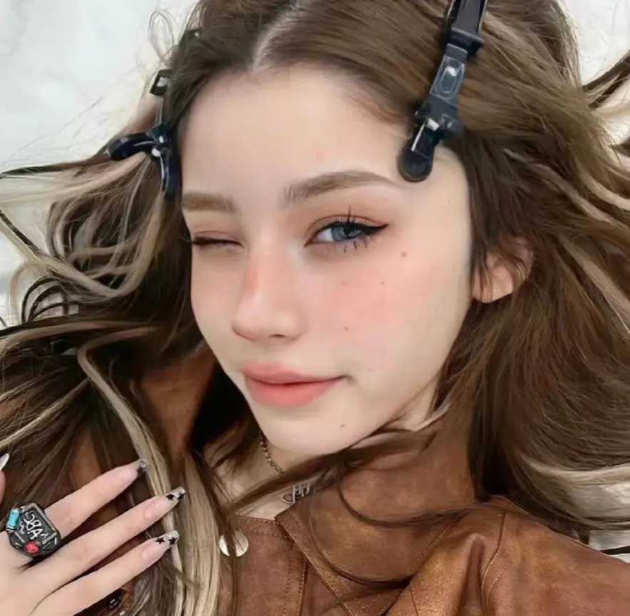 回首不见故人眸